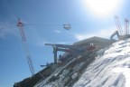 Montage der Bergstation mittels Materialseilbahn